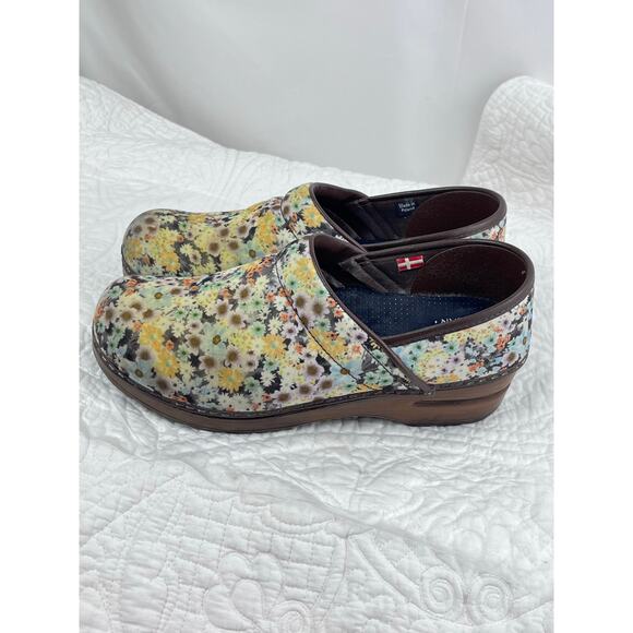 Sanita Danish Design Women's 39 (US 8.5-9) Multicolor Floral Print Fabric Clog - Picture 10 of 10